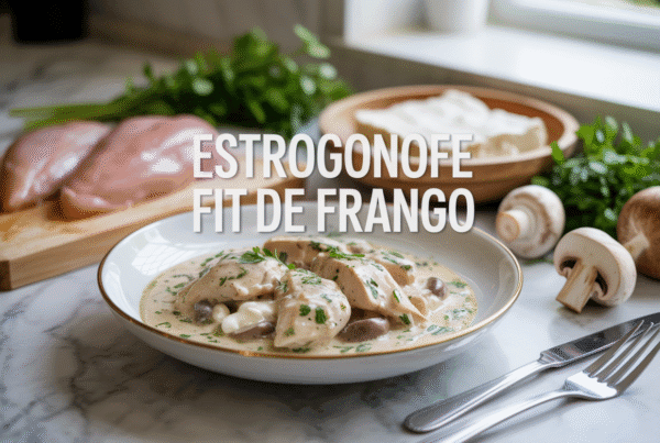 Estrogonofe Fit de Frango com Creme de Ricota