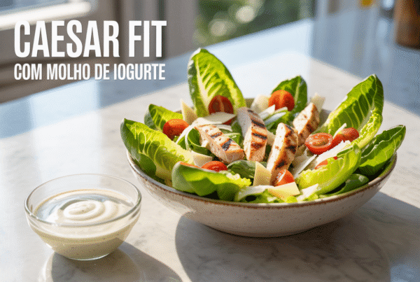 Salada Caesar Fit com Molho de Iogurte Light